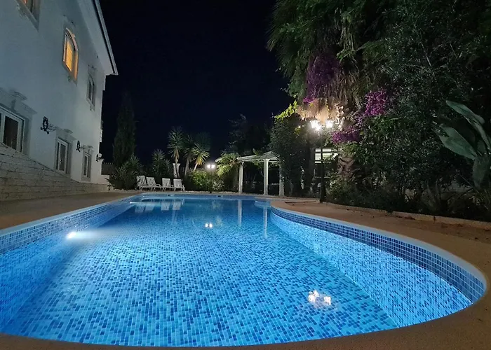 Villa Silver Coast Village Maceira