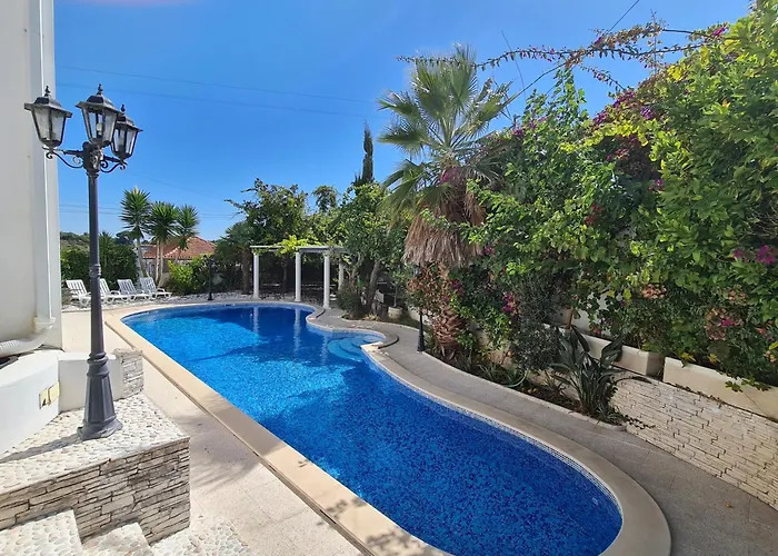 Villa Silver Coast Village Maceira